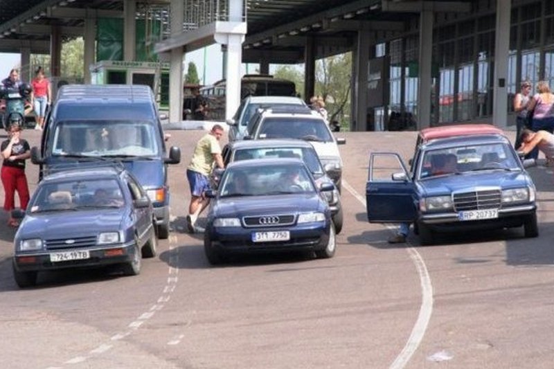 Сегодня в Украине устроят автопробег за доступные “евробляхи”