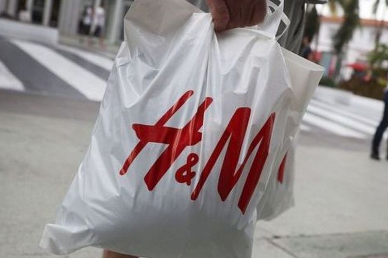 Слабый рост продаж сократил прибыль H&M более чем на четверть