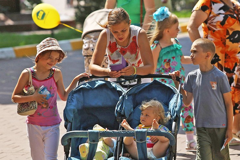 В России решили ввести ограничение на число детей в семье