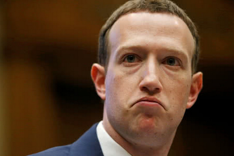 Facebook впервые удалил страницу чиновников