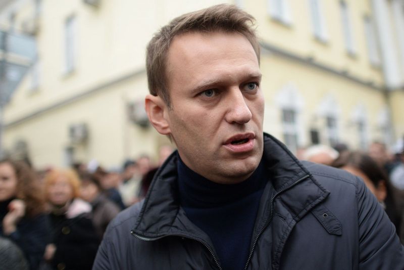 Навального доставили в Тверской суд Москвы