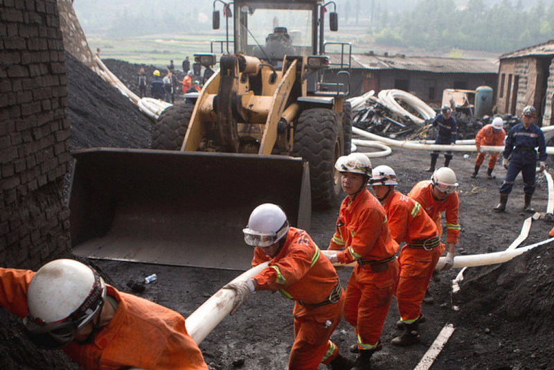 Пять человек погибли из-за взрыва на шахте в Китае