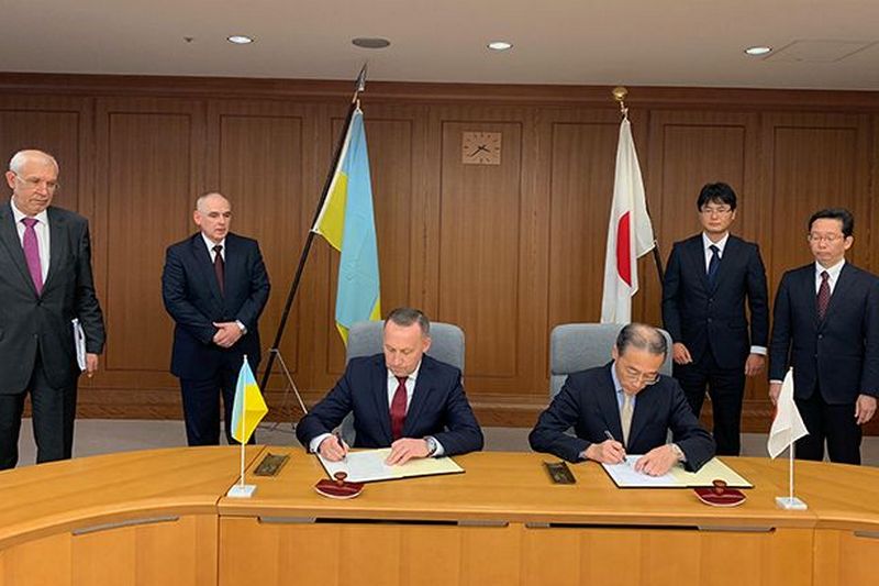 Украина и Япония подписали важный оборонный документ