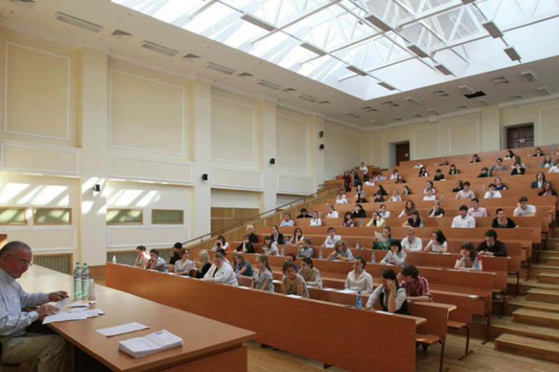 Студенты в России стали чаще списывать