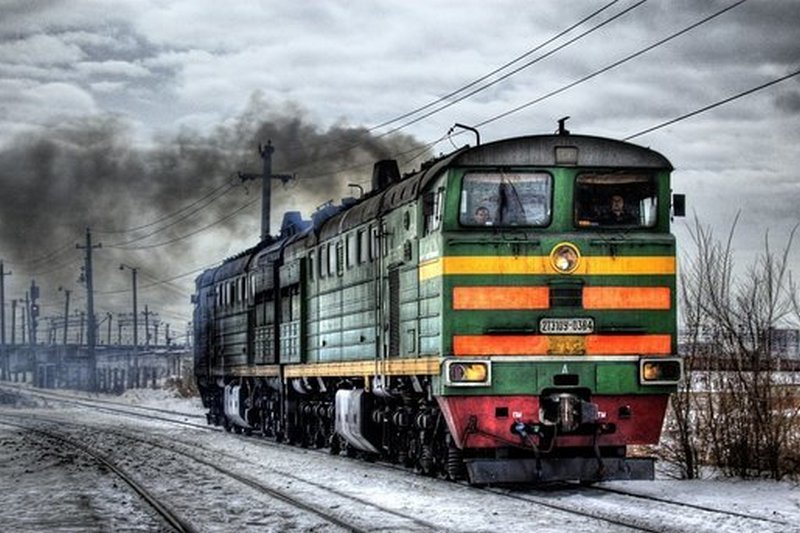 Во Львовской области под колесами поезда погиб школьник