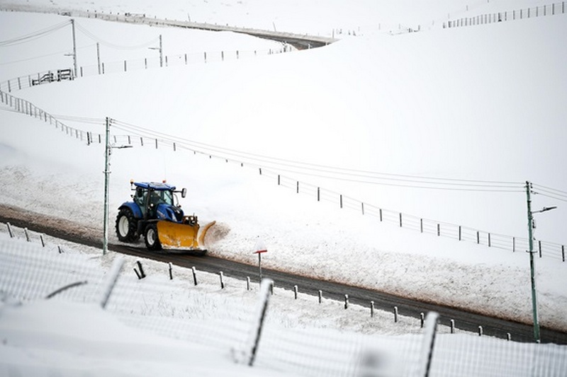 В Украине часть дорог закрыты из-за снегопада