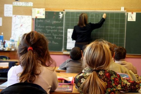 Школы Франковска не будут прерывать занятия, несмотря на «красную» зону