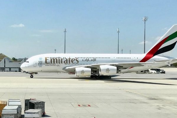 Работа за еду: пилоты Emirates лишились зарплаты на 12 месяцев