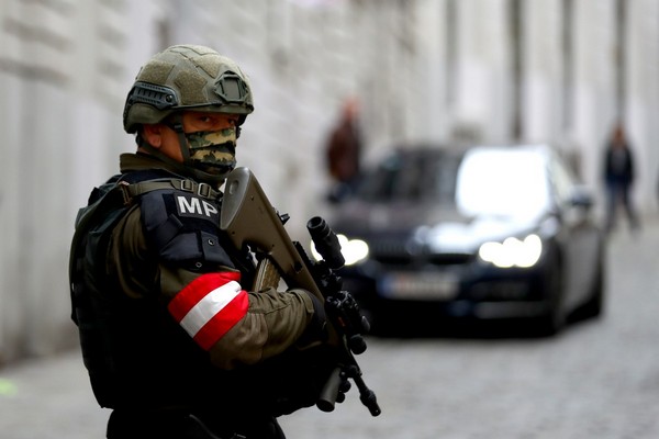По делу о массовом теракте в Вене задержали граждан России