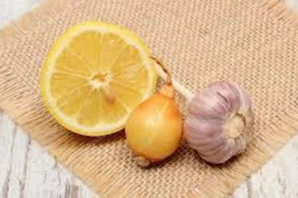 Развеян миф о пользе чеснока, лука и лимона