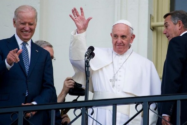 Папа Франциск поздравил Байдена с победой на выборах