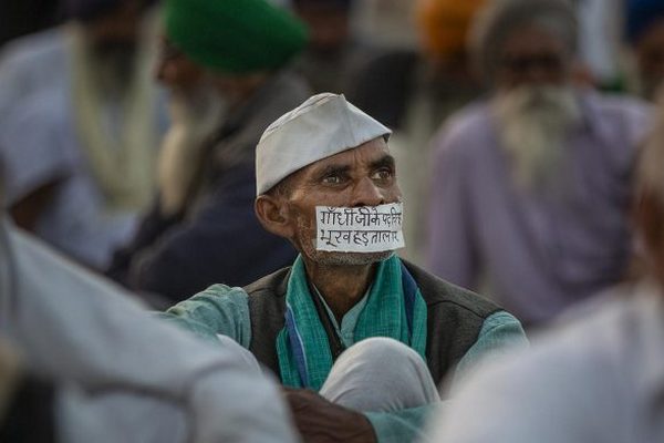 В Индии тысячи фермеров объявили голодовку