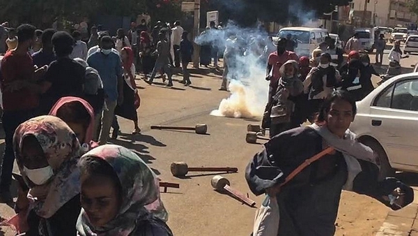 Судан: полиция разогнала митинг у президентского дворца
