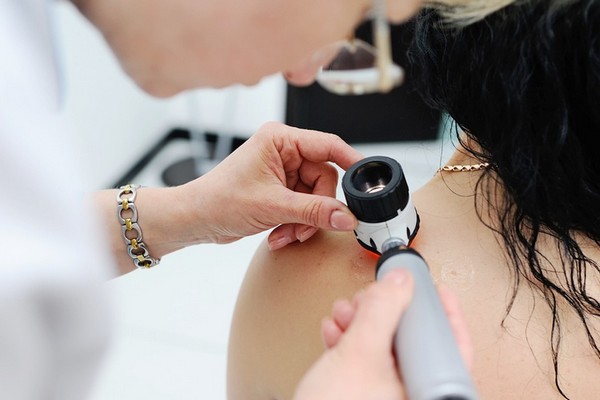 Удалить волосы с помощью лазера в клинике косметологии в Киеве