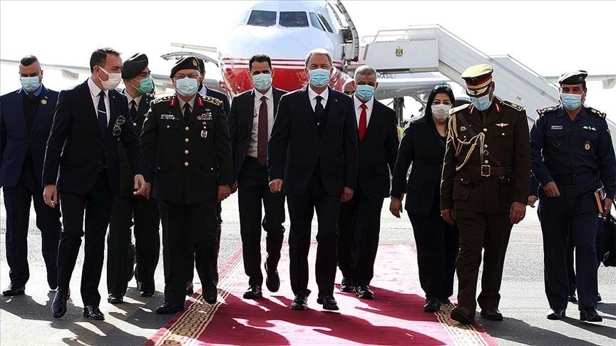 Глава обороны Турции в Ираке с официальным визитом