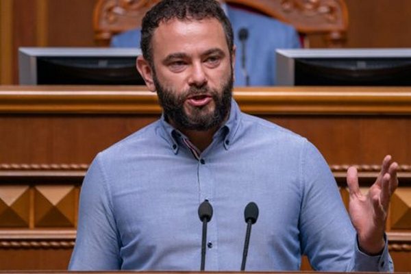 В «Слуге народа» одобрили исключение Дубинского из фракции