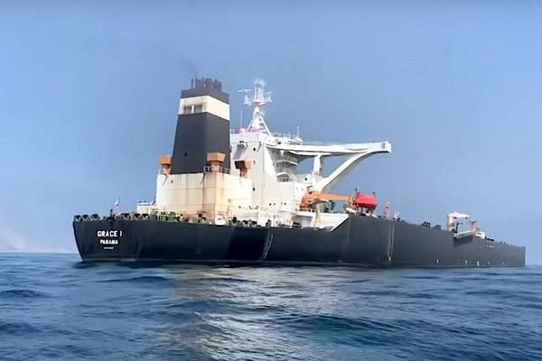 США хотят арестовать танкер с иранской нефтью