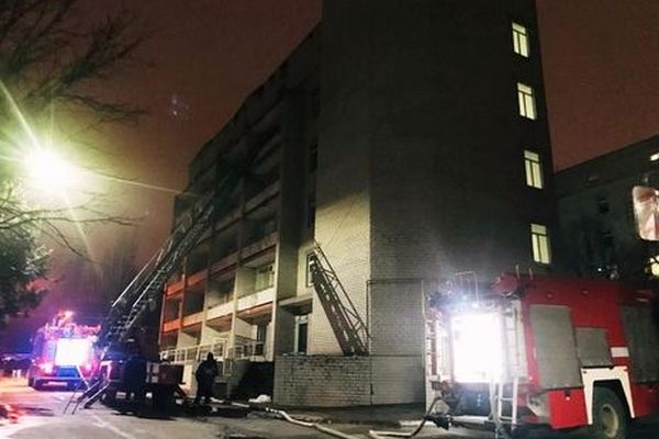 В ВОЗ отреагировали на пожар в инфекционной больнице Запорожья