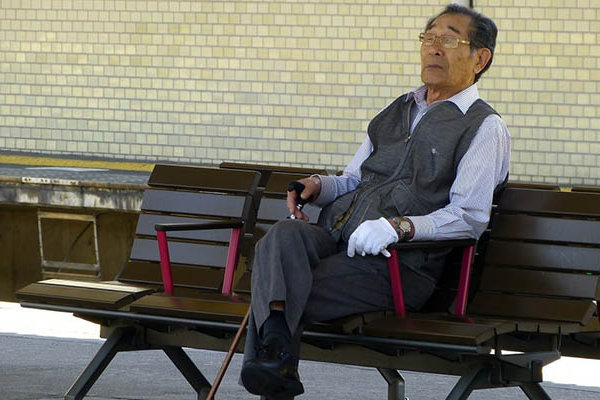 Власти Японии пересчитают всех одиноких людей