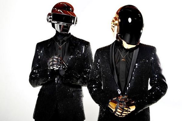 Участники Daft Punk объявили о распаде группы после 28 лет