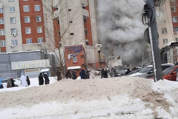 В России прогремел мощный взрыв в многоэтажке - часть здания разрушена: фото и видео