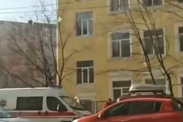 В Киеве школьник бросился из окна, обидевшись на учительницу