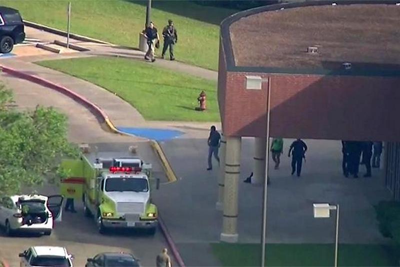 В Техасе открыли огонь в школе, есть погибшие