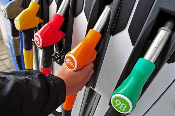 Эксперты объяснили, почему взлетели цены на бензин и дизтопливо