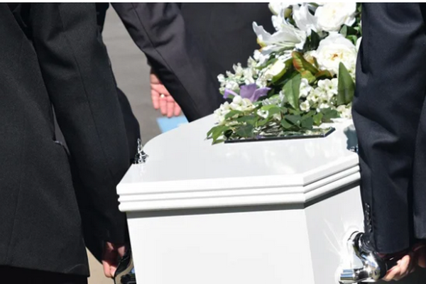 Кремация и захоронение в плотном пакете умерших от Covid-19 не обязательны – Ляшко