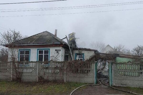 В Кропивницком горел дом многодетной семьи: есть травмированные, один ребенок погиб