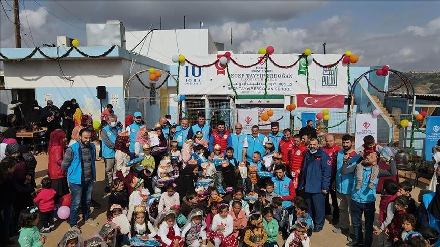 Турецкие благотворительные организации помогают жертвам гражданской войны в Сирии в течение последних 10 лет