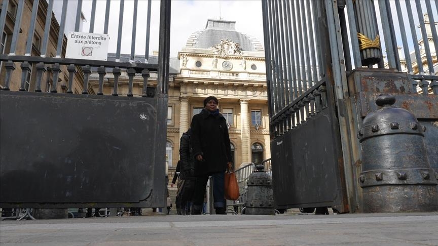 Франция вновь открывает посольство в Ливии после 7-летнего закрытия
