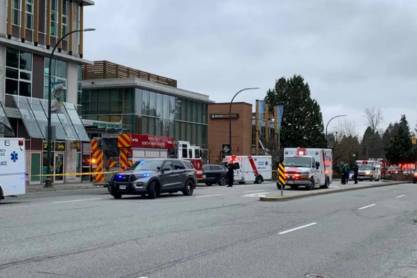В Канаде парень напал на людей в библиотеке, есть жертва и много раненых. Фото