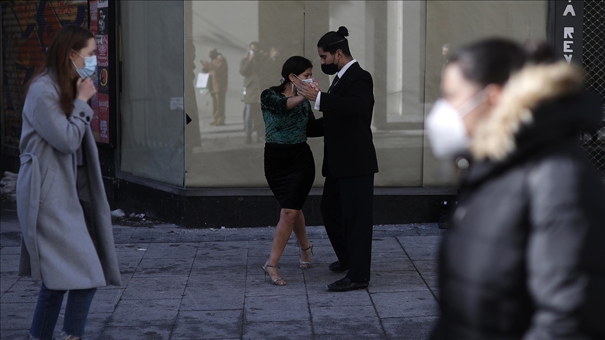 Испания приняла закон, обязывающий пользоваться масками, как в помещении, так и на улице
