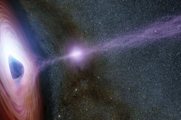 Ученые показали, как черная дыра разрывает звезду