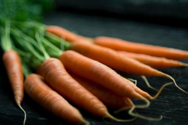 От какой болезни может уберечь женщин морковь