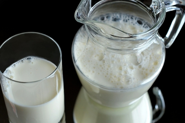 Ученые выяснили, почему некоторые люди не воспринимают молока: дело не в лактозе