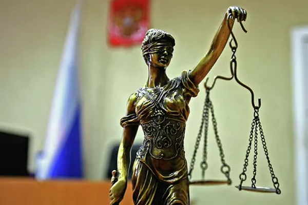 Обвиняемый в убийстве гея сбежал из зала суда в Москве