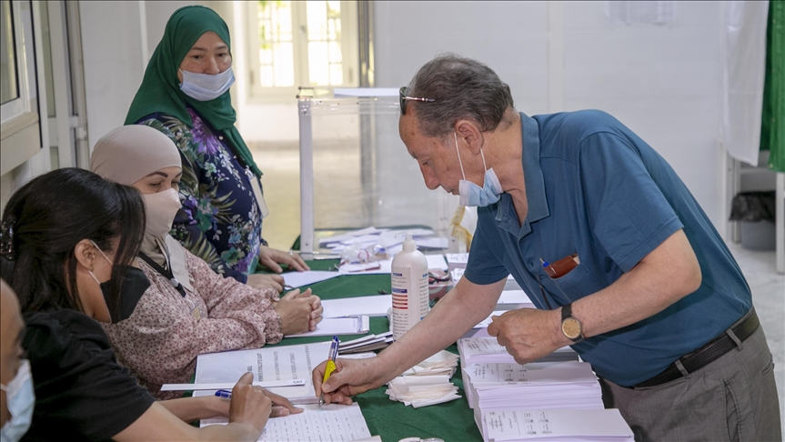 Алжирцы голосуют на первых парламентских выборах