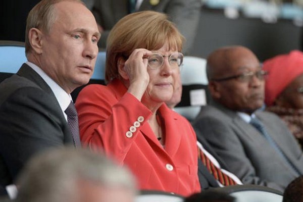 Меркель сожалеет, что ЕС отказался от саммита с Путиным