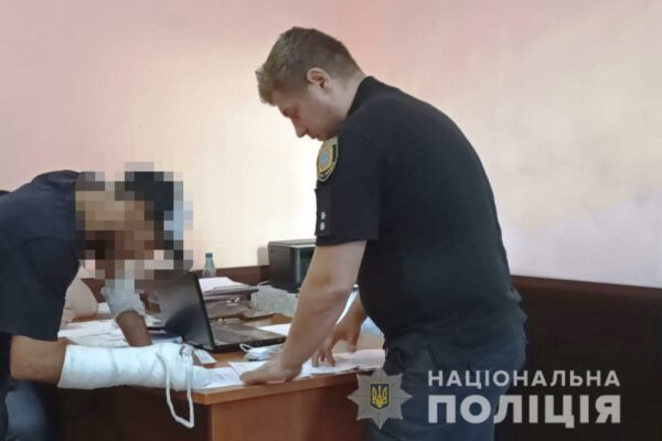 В центре Одессы подрезали мужчину