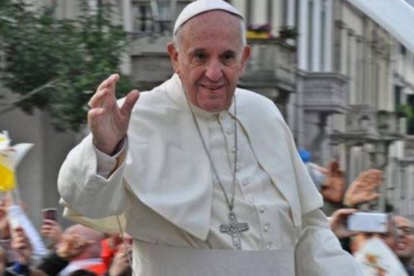 Папа Римский впервые появился на публике после операции
