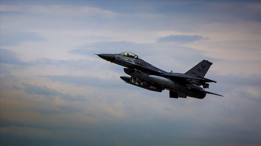 Турция нейтрализовала 2 террористов РПК в результате авиаудара на севере Ирака
