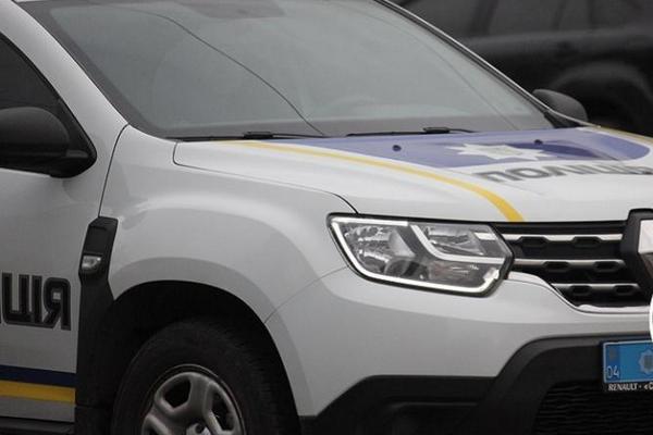 В центре Днепра мужчина избил инспектора по парковке