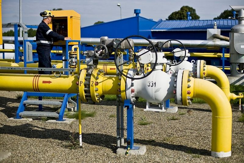 Газпром проиграл в Стокгольме спор с Польшей о цене на газ