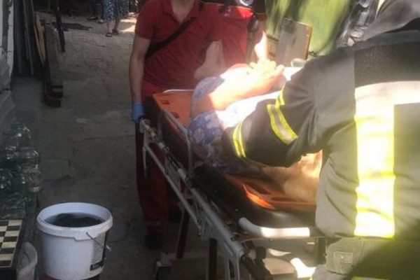 В Одессе спасли упавшую в подвал пожилую женщину