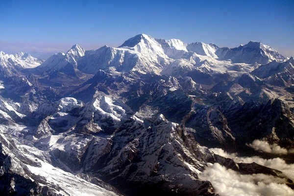 Ученые обнаружили под землей структуры в сто раз выше Эвереста