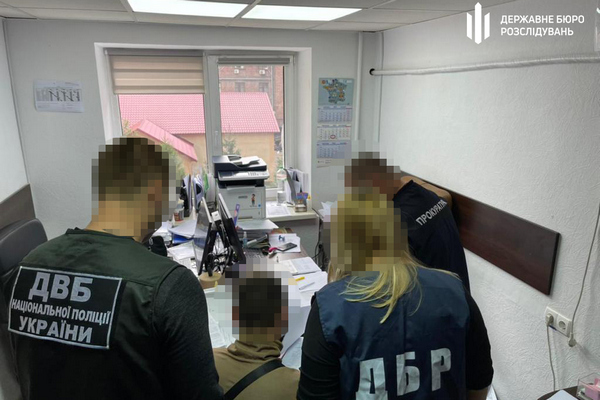 Избили и ограбили: В Харькове предъявили подозрение трем патрульным