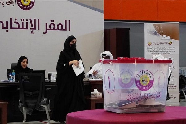 Первые в истории Катара выборы: женщин к парламенту не подпустили