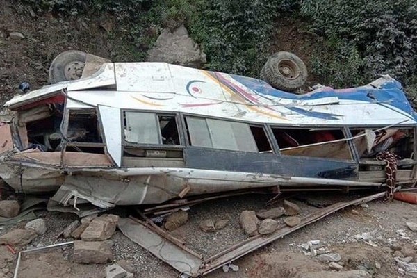 В результате аварии автобуса в Непале погибли 28 человек
